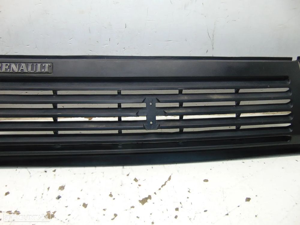 Renault Express grelha - 3