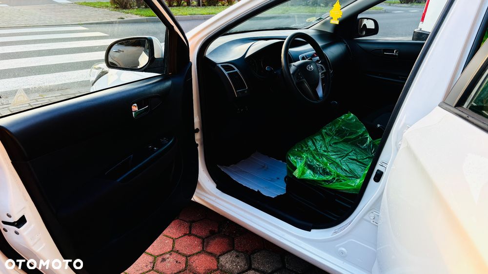 Hyundai i20 1.1 CRDi - 10