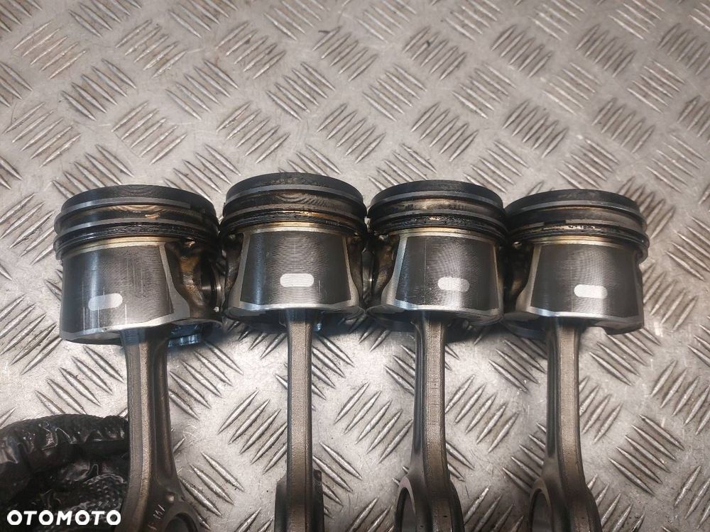 TŁOK + KORBOWÓD  PEUGEOT BIPPER I 1.4 HDI 8HS - 6