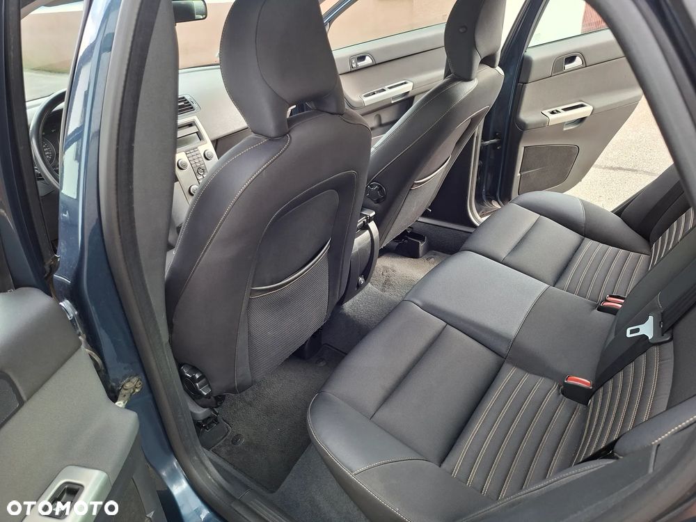 Volvo S40 2.0D - 14