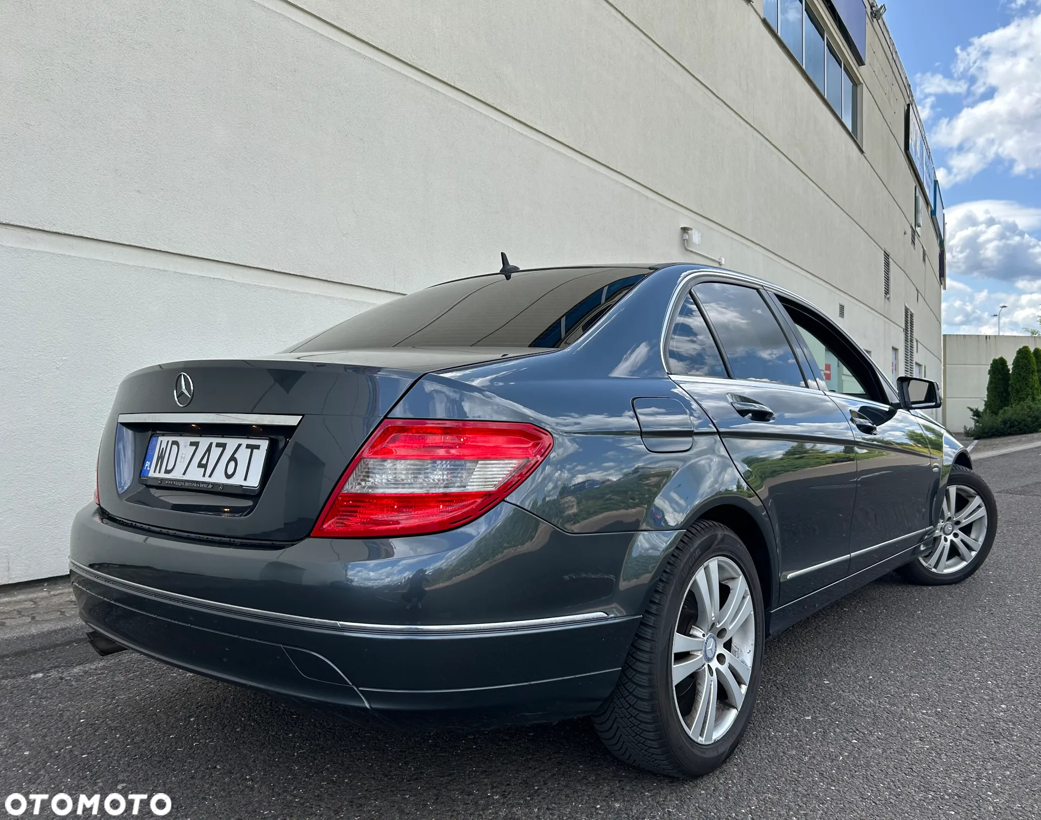 Mercedes-Benz Klasa C 180 CGI BlueEFFICIENCY Avantgarde - 6