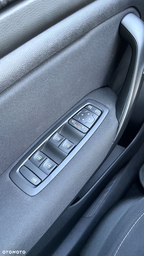 Renault Megane ENERGY TCe 130 EXPERIENCE - 25