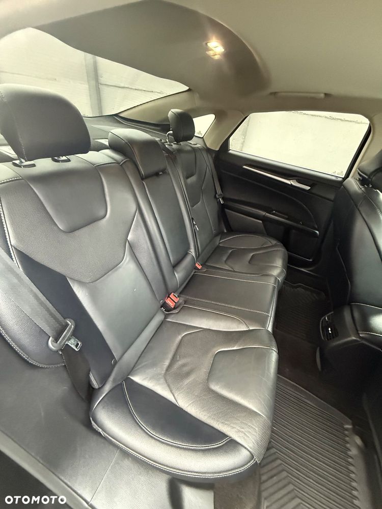Ford Fusion 2.0 EcoBoost Titanium - 13