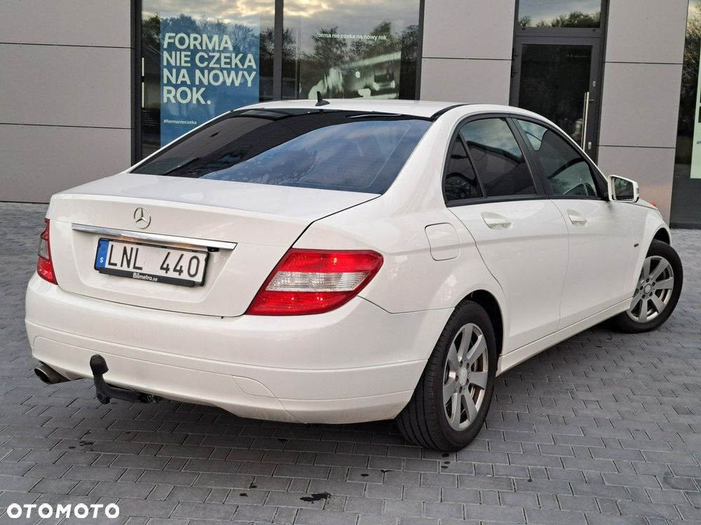 Mercedes-Benz Klasa C 180 BlueEFFICIENCY 7G-TRONIC - 12