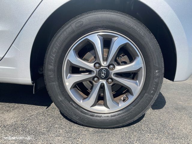 Hyundai i20 1.0 T-GDI Style DCT - 12