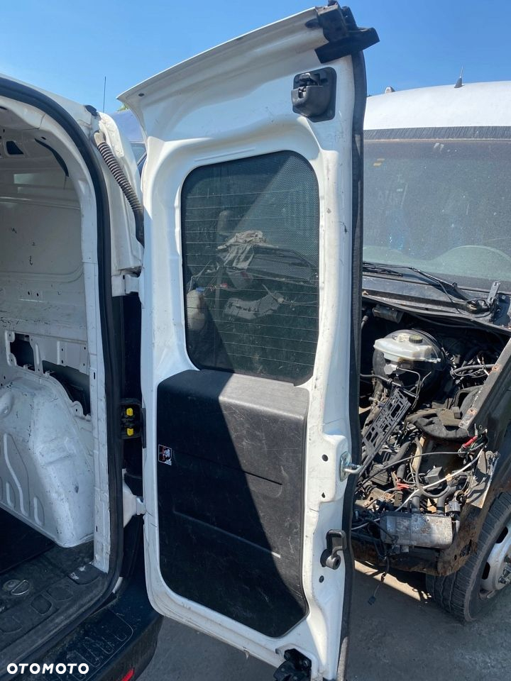 Combo D Doblo IV 11-18r 1,3CDTI 90KM drzwi tył Prawe - 4
