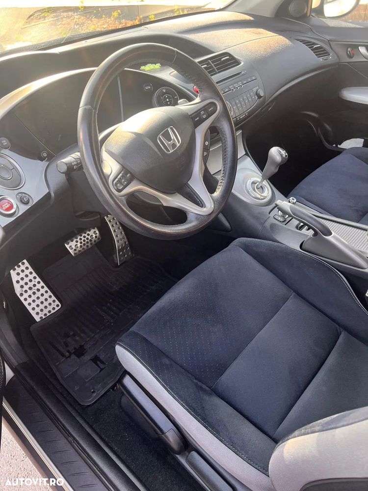 Honda Civic 1.8i Aut Sport - 8