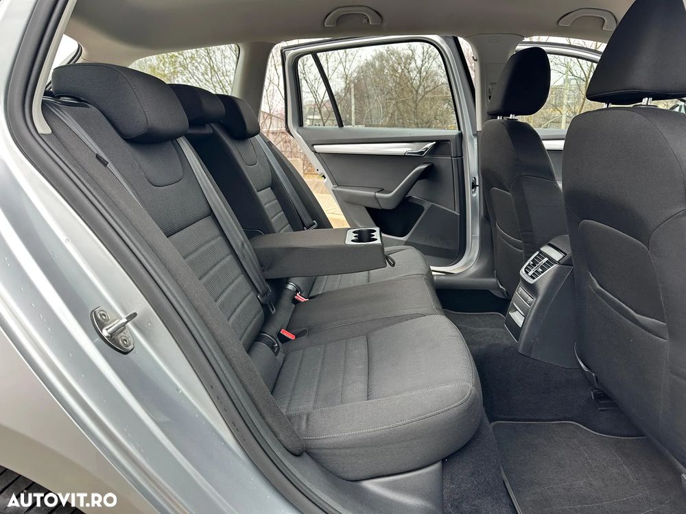 Skoda Octavia 1.6 TDI (Green tec) DSG Style - 30