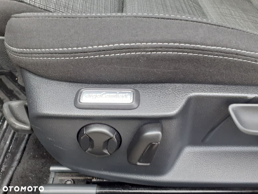 Volkswagen Passat - 24