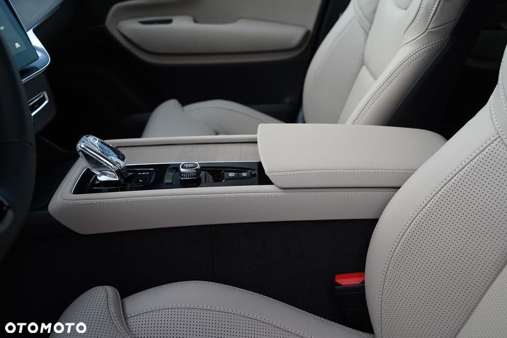 Volvo XC 90 B5 B AWD Ultra Bright 7os - 27