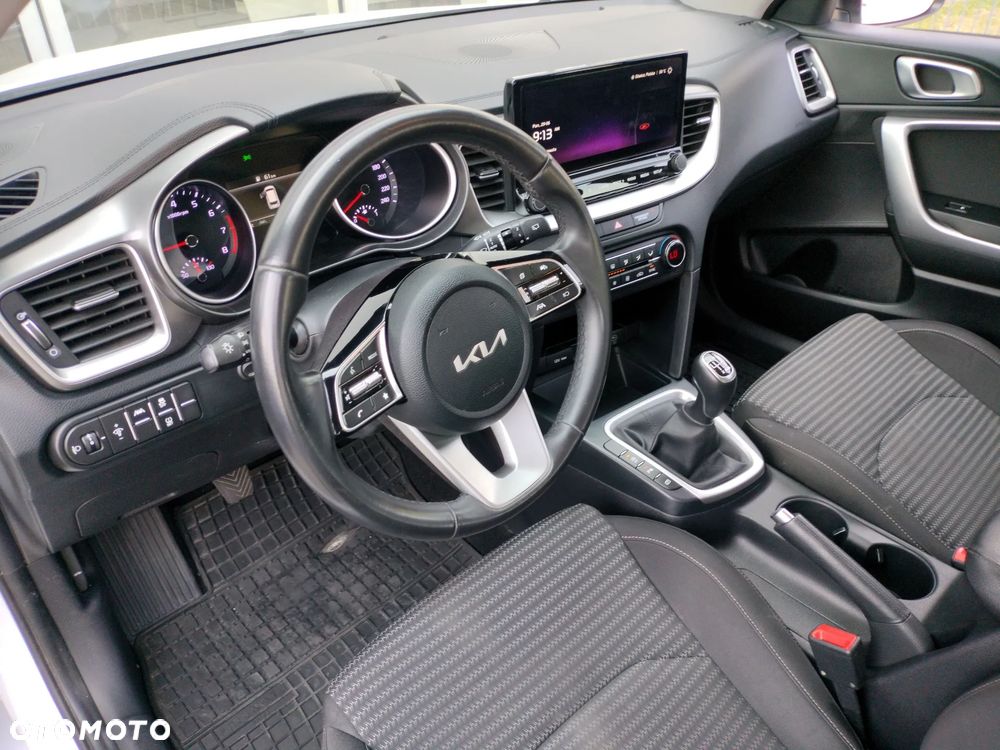 Kia Ceed 1.5 T-GDI M - 9