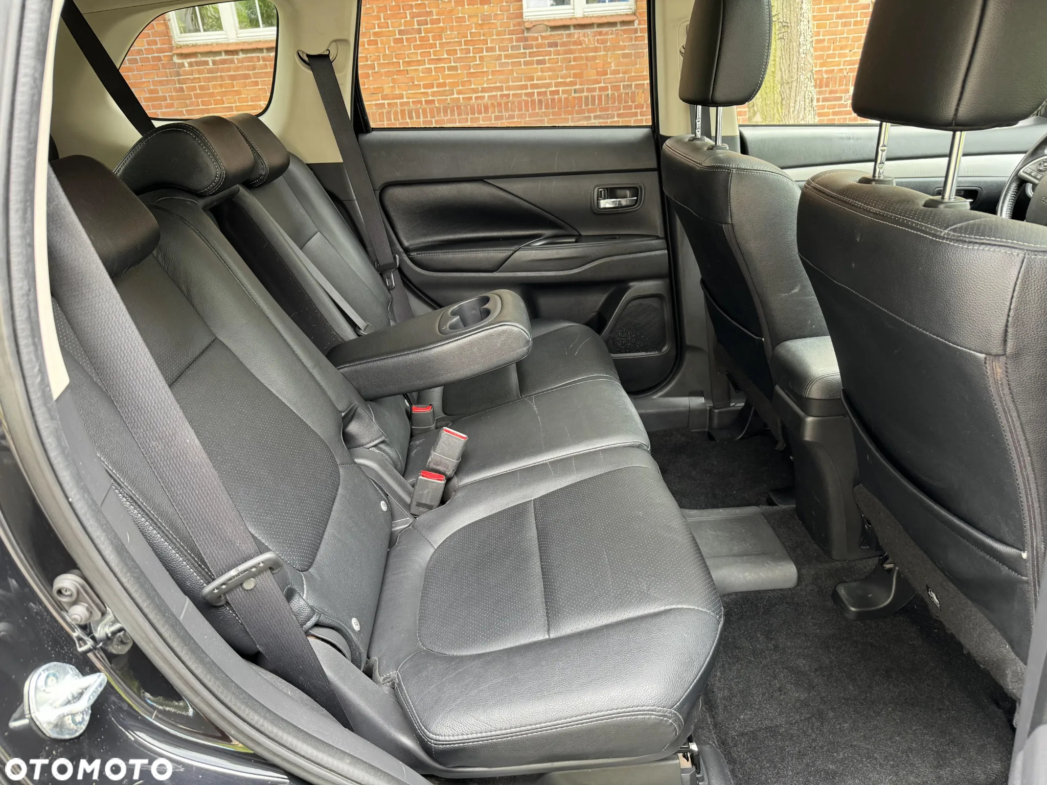 Mitsubishi Outlander 2.0 4WD Plug-In Hybrid - 33
