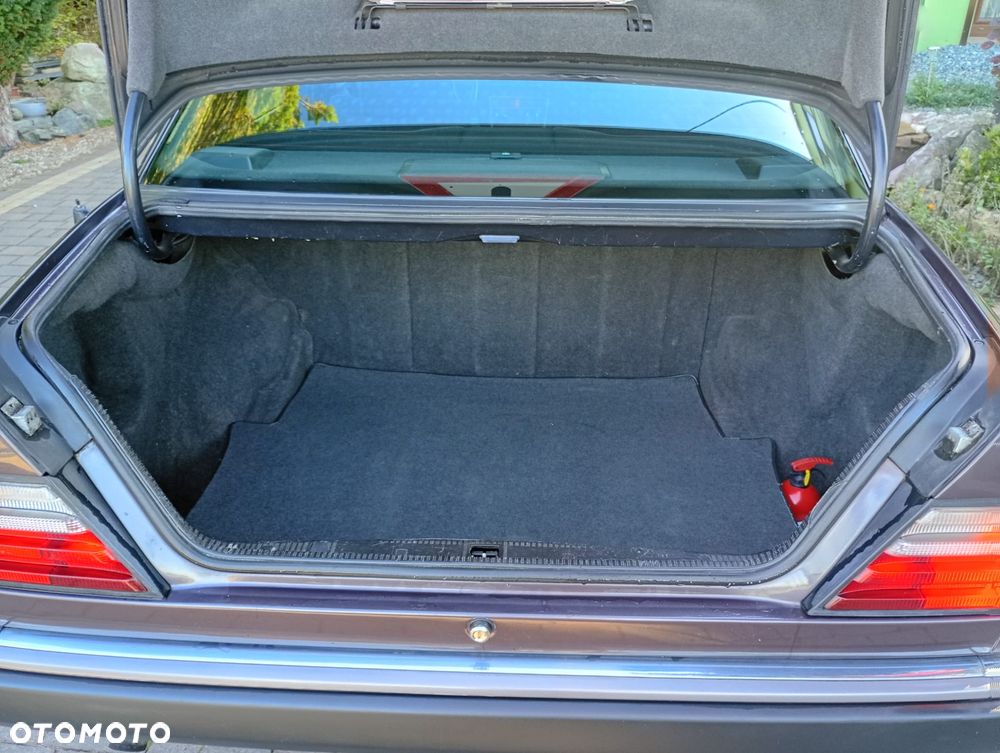 Mercedes-Benz W124 (1984-1993) - 27