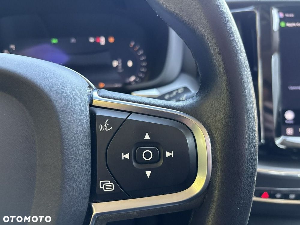Volvo XC 60 B4 B Geartronic Momentum Pro - 27