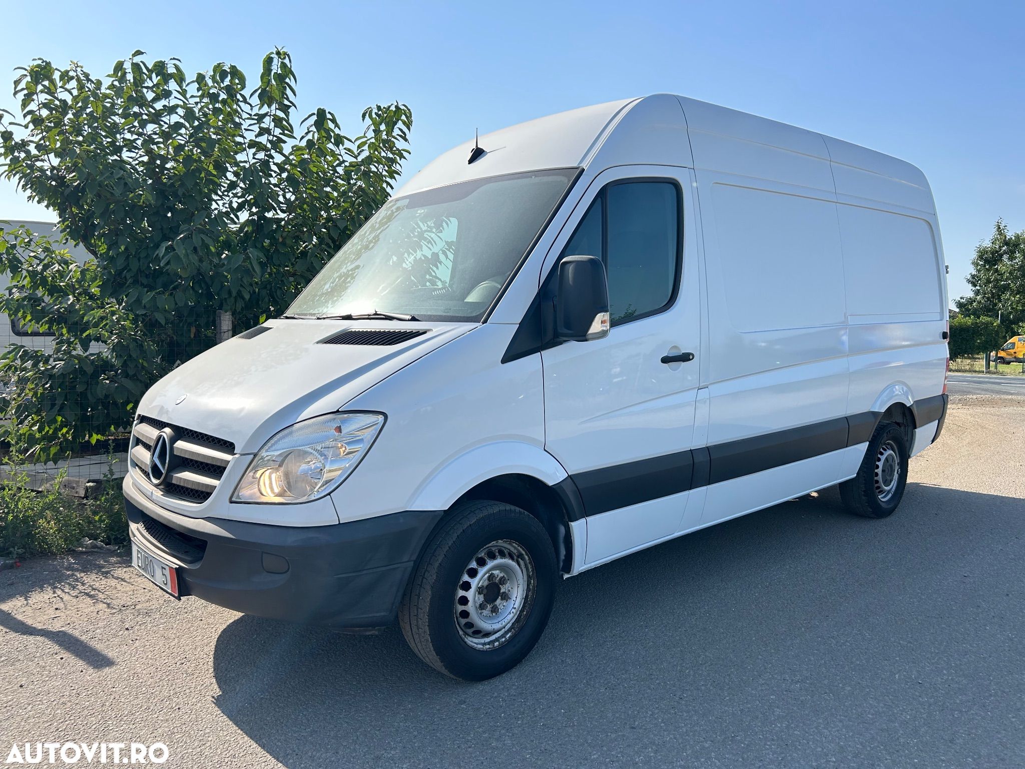 Mercedes-Benz Sprinter - 1