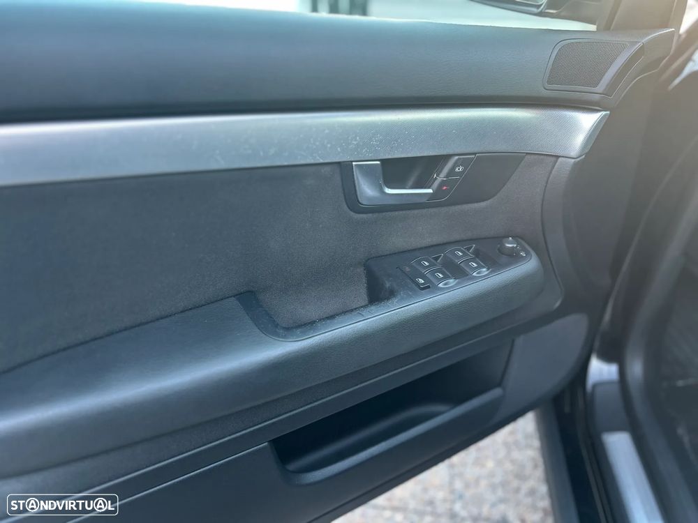 Audi A4 Avant 2.0 TDi S-line - 25