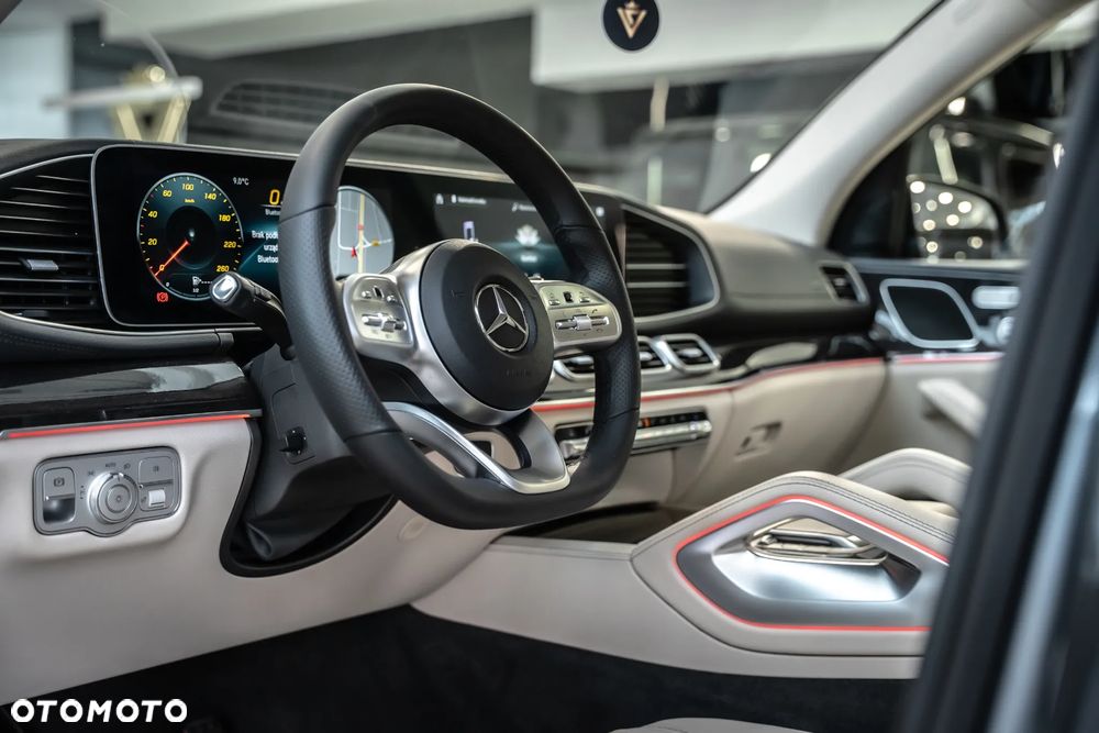 Mercedes-Benz GLS - 26