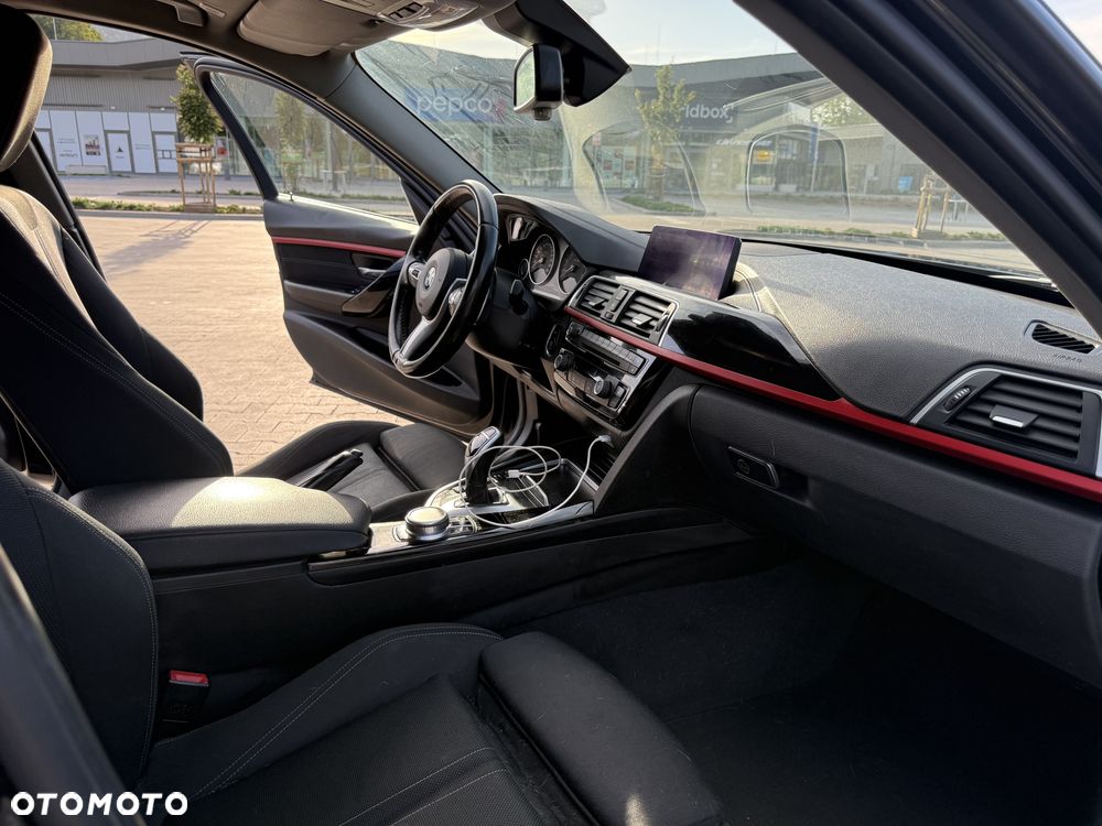 BMW Seria 3 330i xDrive Sport Line Sport - 10