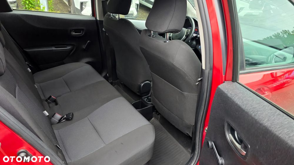 Toyota Yaris Hybrid 100 Sol - 12