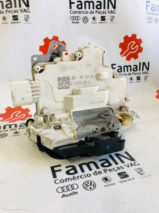 Ficheira Porta Audi Audi A6 C6 / 4F1837015 - 3