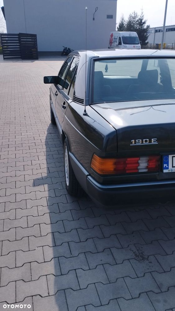 Mercedes-Benz W201 (190) - 3