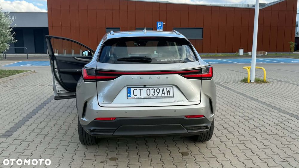 Lexus NX 350h Business AWD - 4