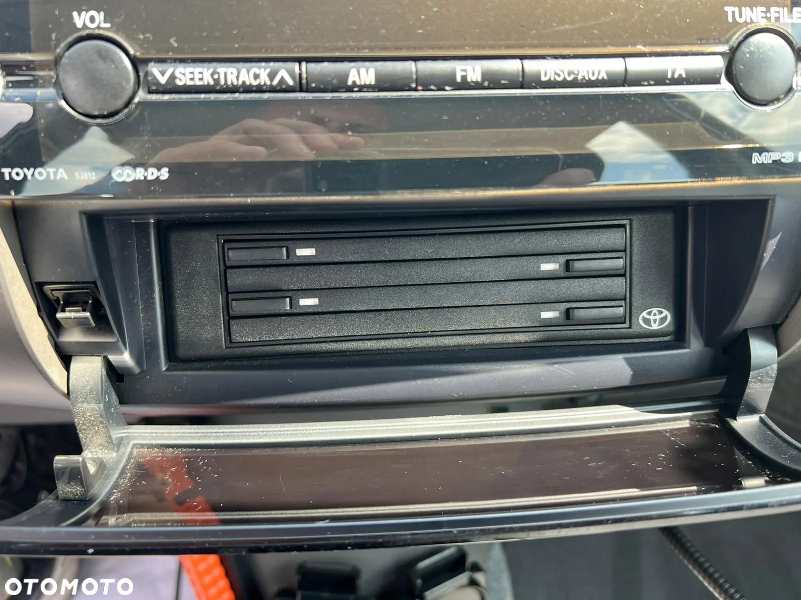 Toyota Prius (Hybrid) - 16