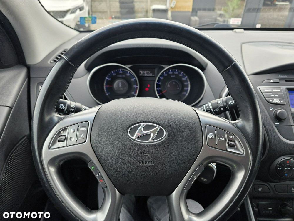 Hyundai ix35 1.6 2WD Fifa World Cup Edition - 12