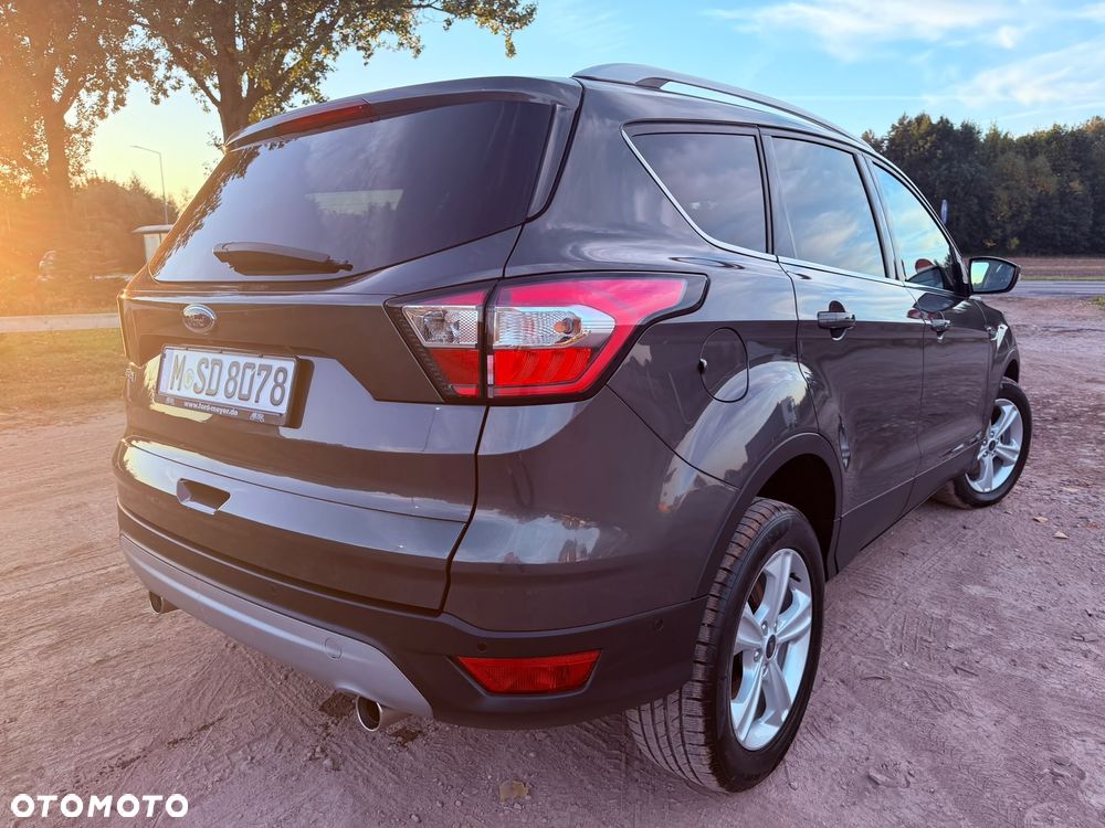 Ford Kuga - 36