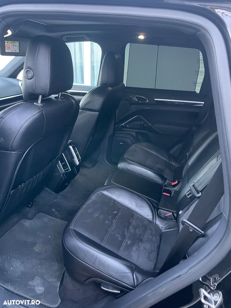 Porsche Cayenne 3.0 L - 9