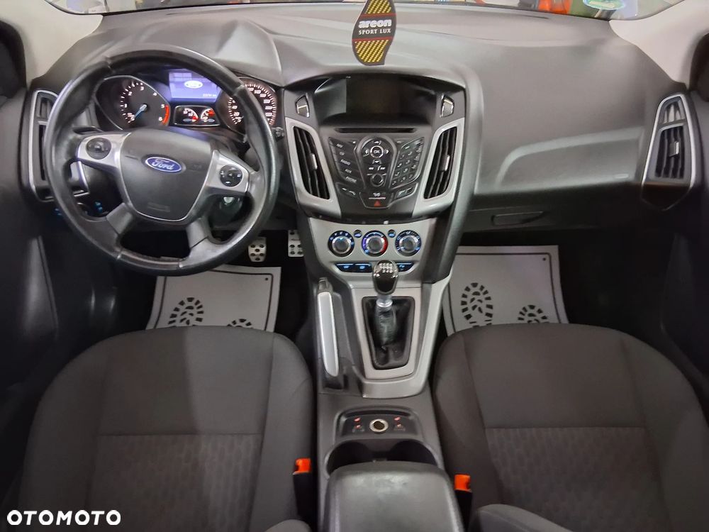 Ford Focus - 8