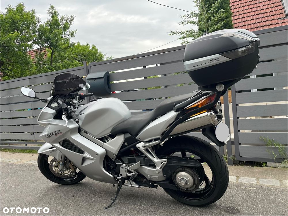 Honda VFR - 11