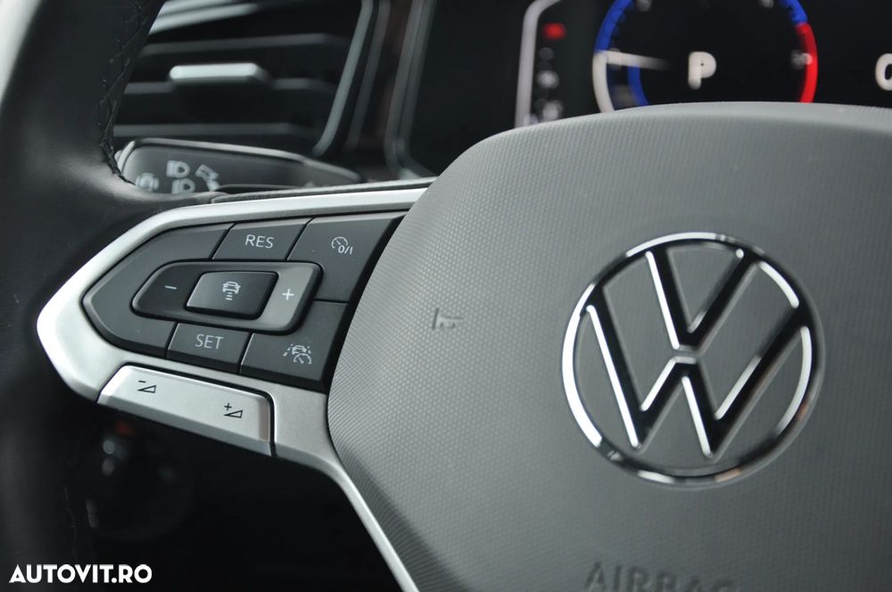 Volkswagen T-Roc - 15