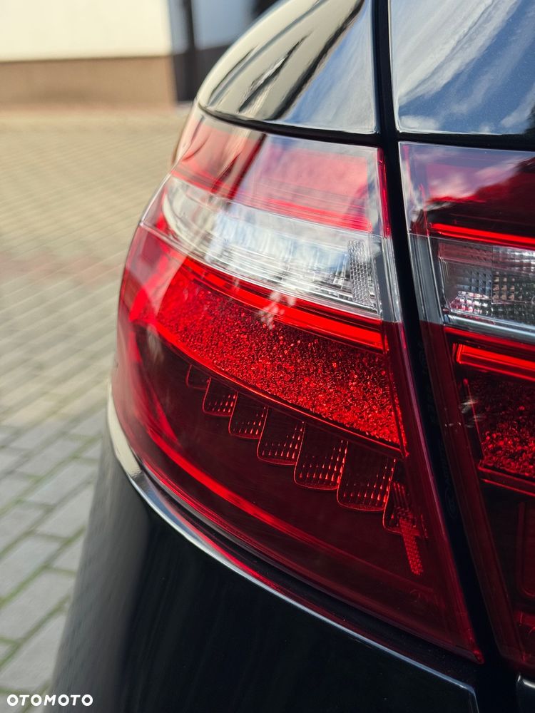 Mercedes-Benz Klasa E 300 9G-TRONIC - 35