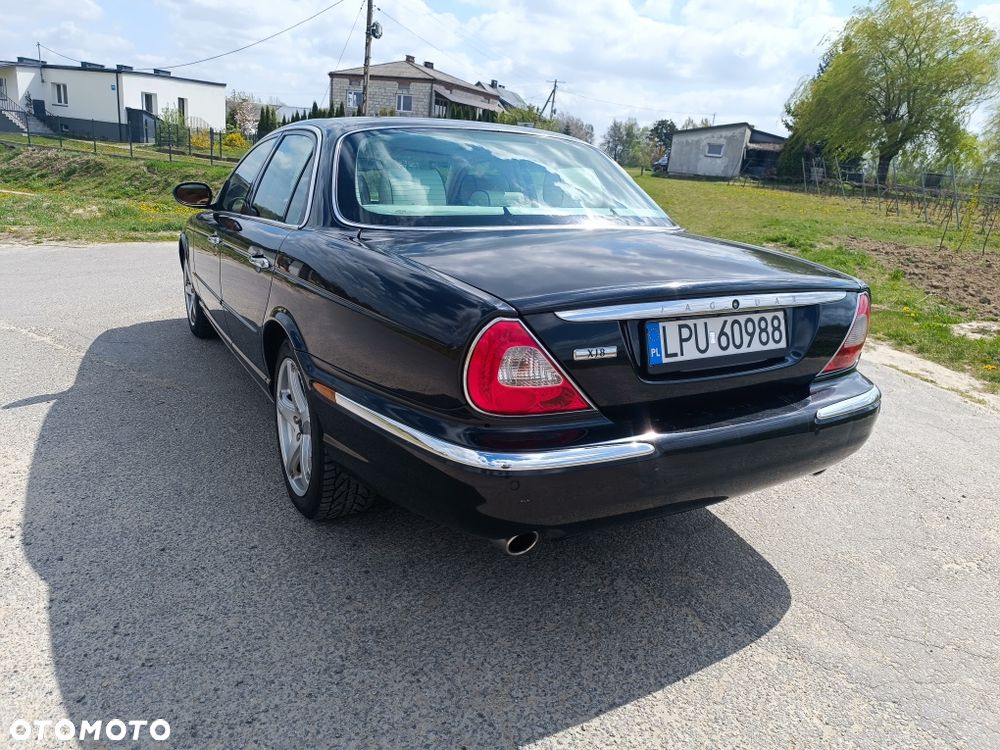 Jaguar XJ - 4