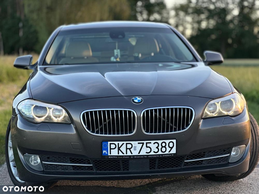 BMW Seria 5 525d xDrive - 16