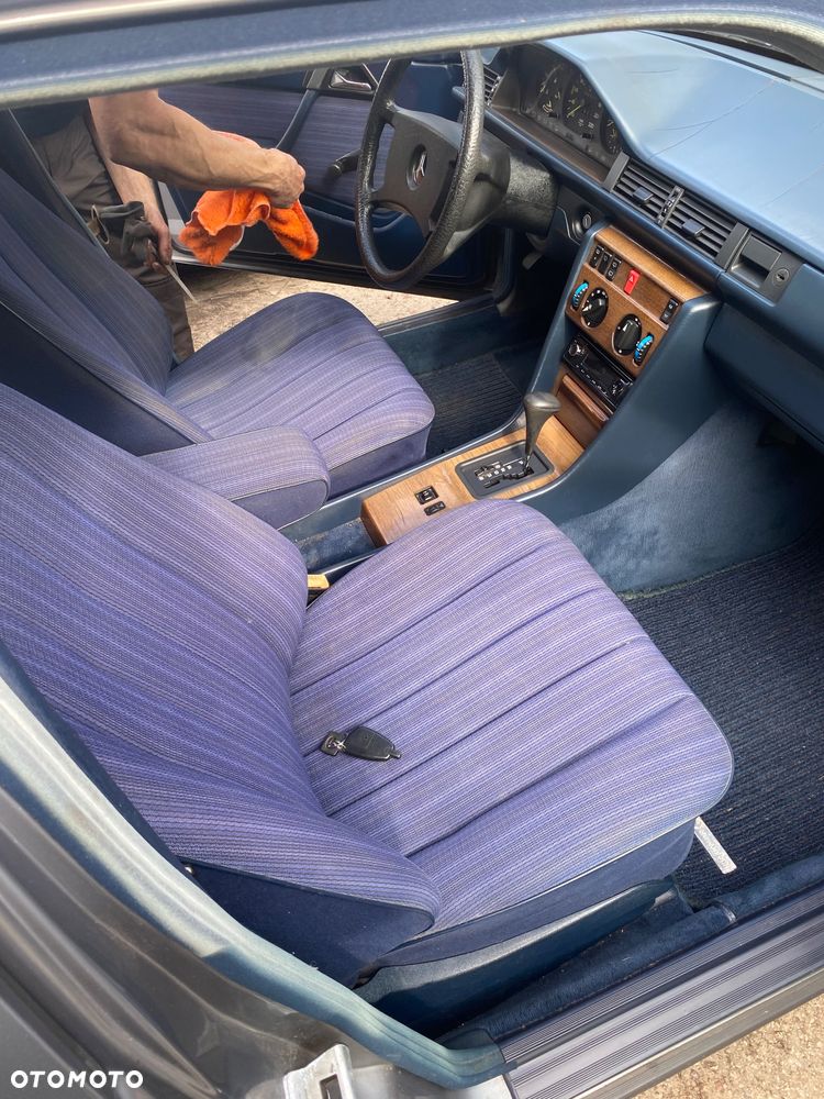 Mercedes-Benz 280 - 14