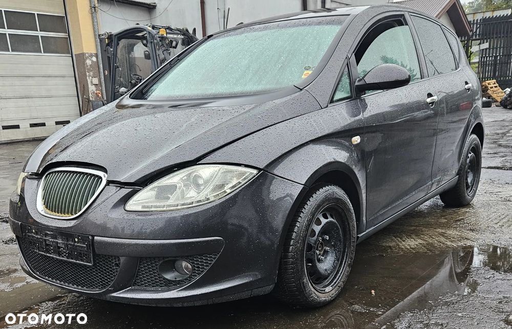 Seat Altea 2,0 FSI (L59N) pojazd na części: maska, zderzak, drzwi, szyby, lusterka, chłodnica ... - 2