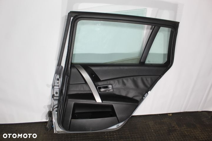 DRZWI PRAWY TYŁ BMW 5 525D E61 - 2