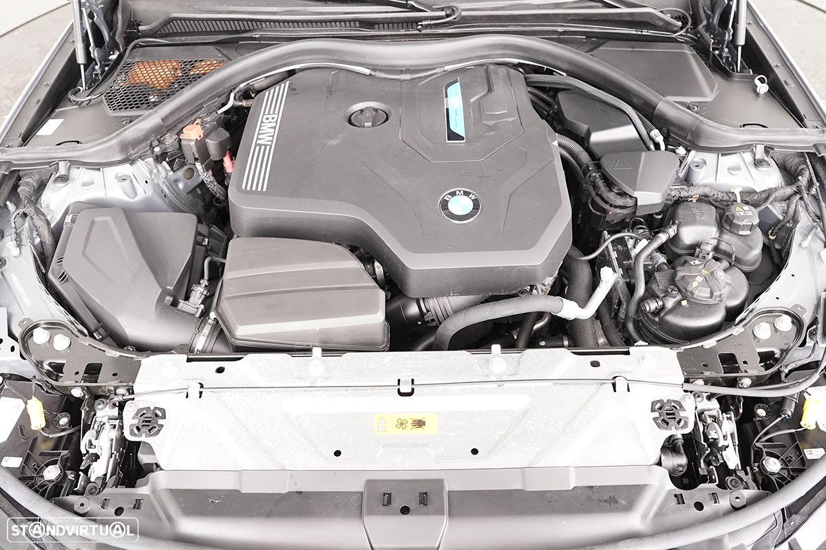 BMW 330 e Touring Pack Desportivo M Auto - 26