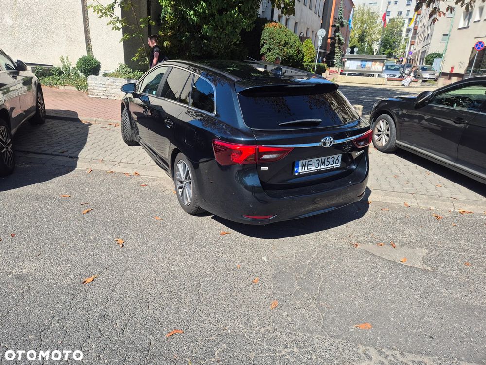 Toyota Avensis 1.8 Prestige MS - 4