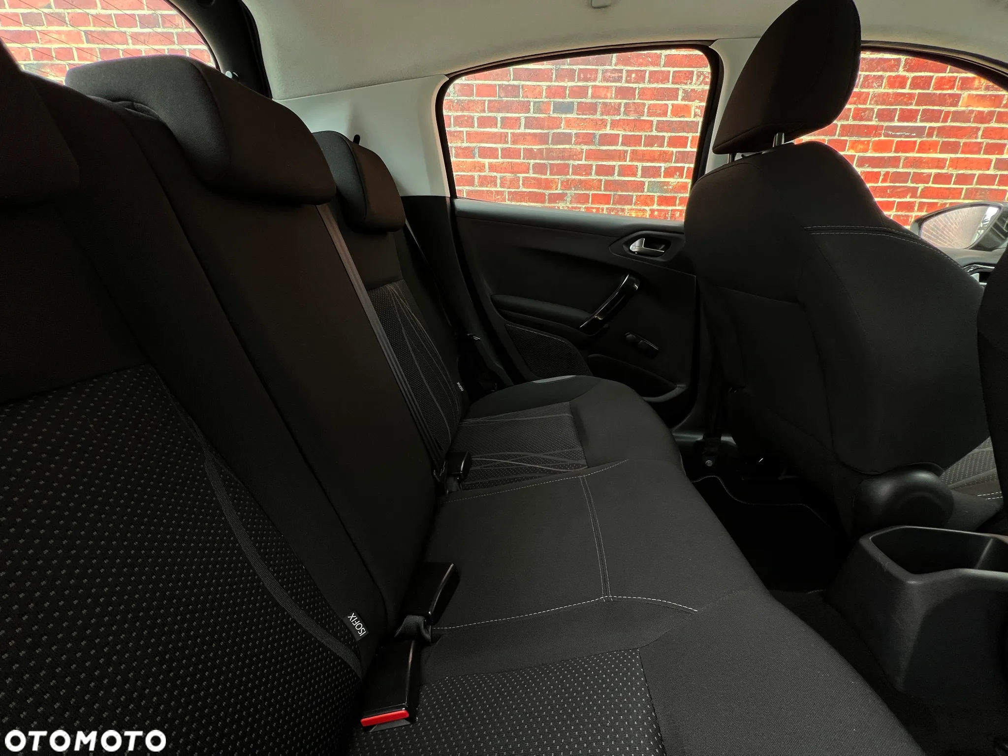 Peugeot 208 - 19