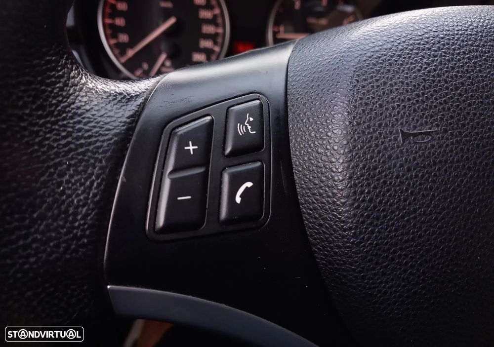 BMW 320 d Navigation Sport - 21