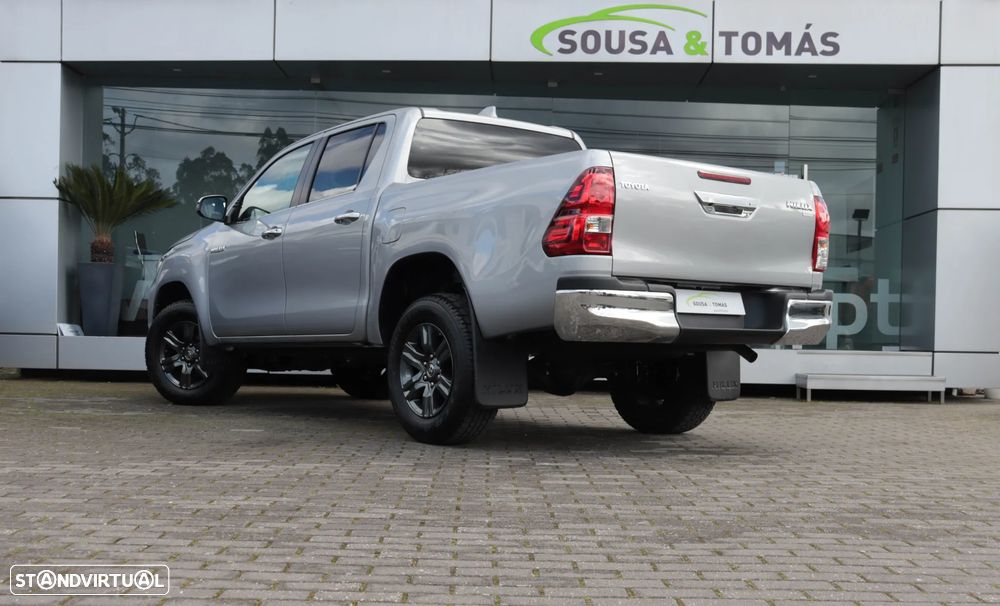 Toyota Hilux 2.4 D-4D 4WD CD CH Aut. - 3