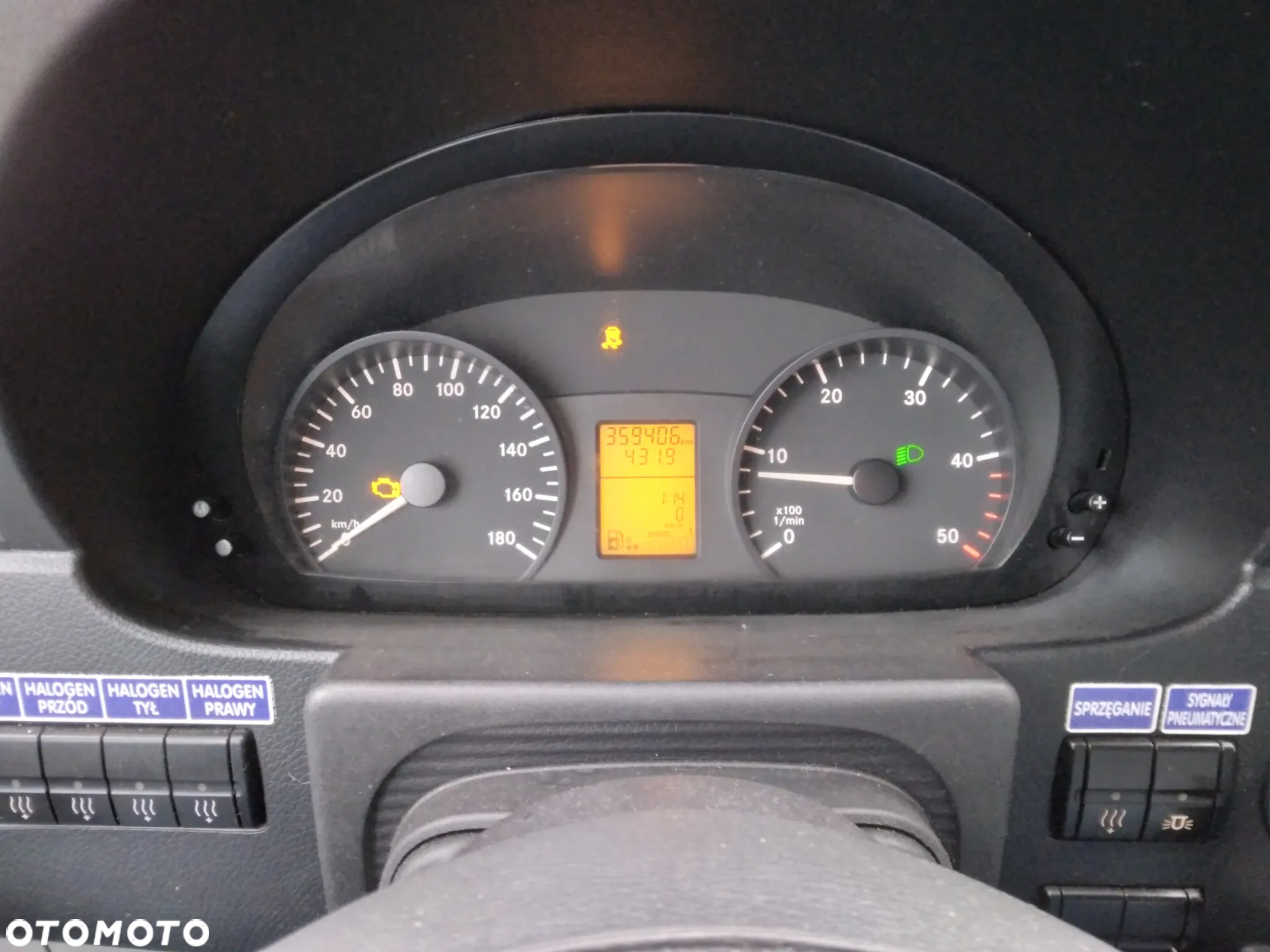 Mercedes-Benz Sprinter - 18