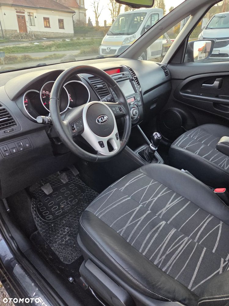 Kia Venga 1.6 CVVT Titanium Collection - 15