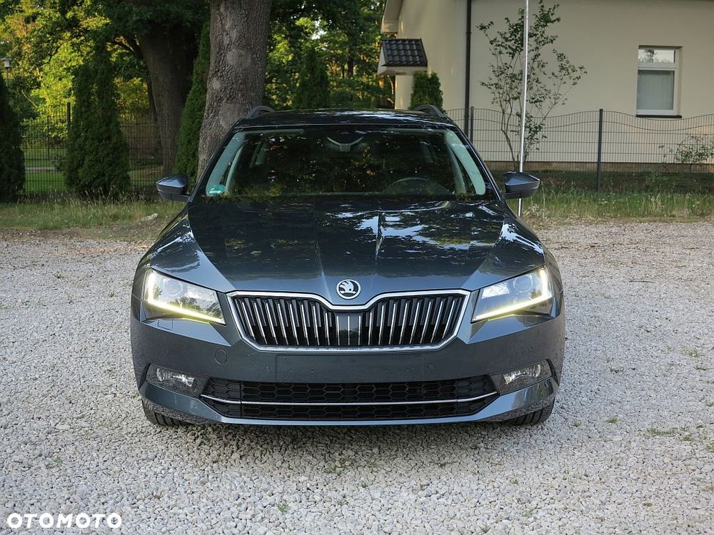 Skoda Superb 2.0 TDI DSG Ambition - 2