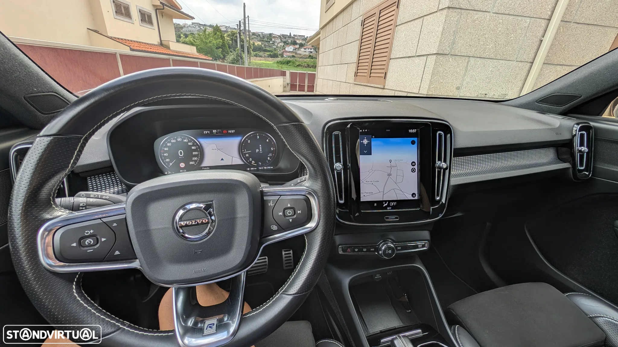 Volvo XC 40 2.0 D3 R-Design AWD Geartronic - 12