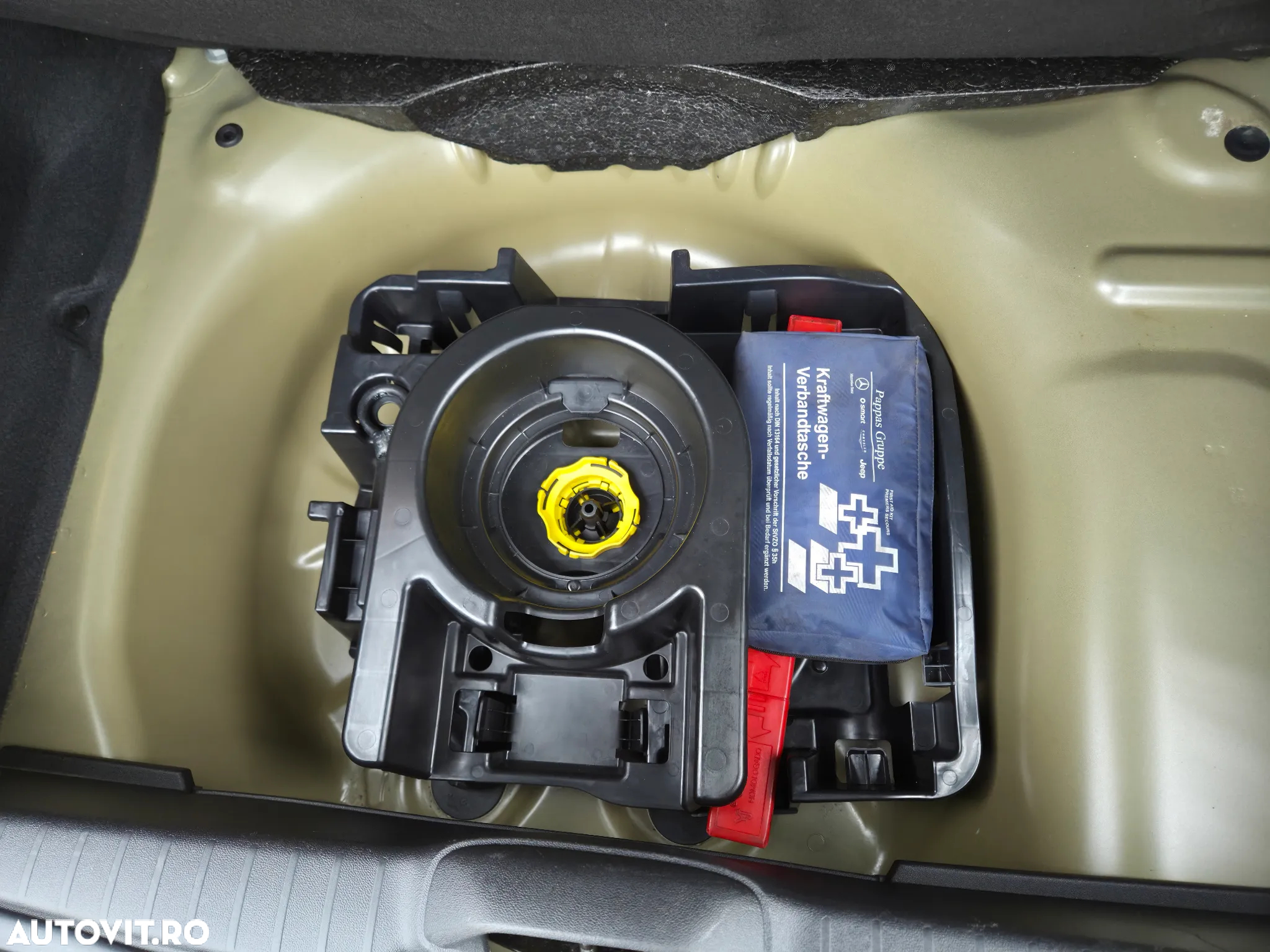 Peugeot 208 1.2 L PureTech Style - 13