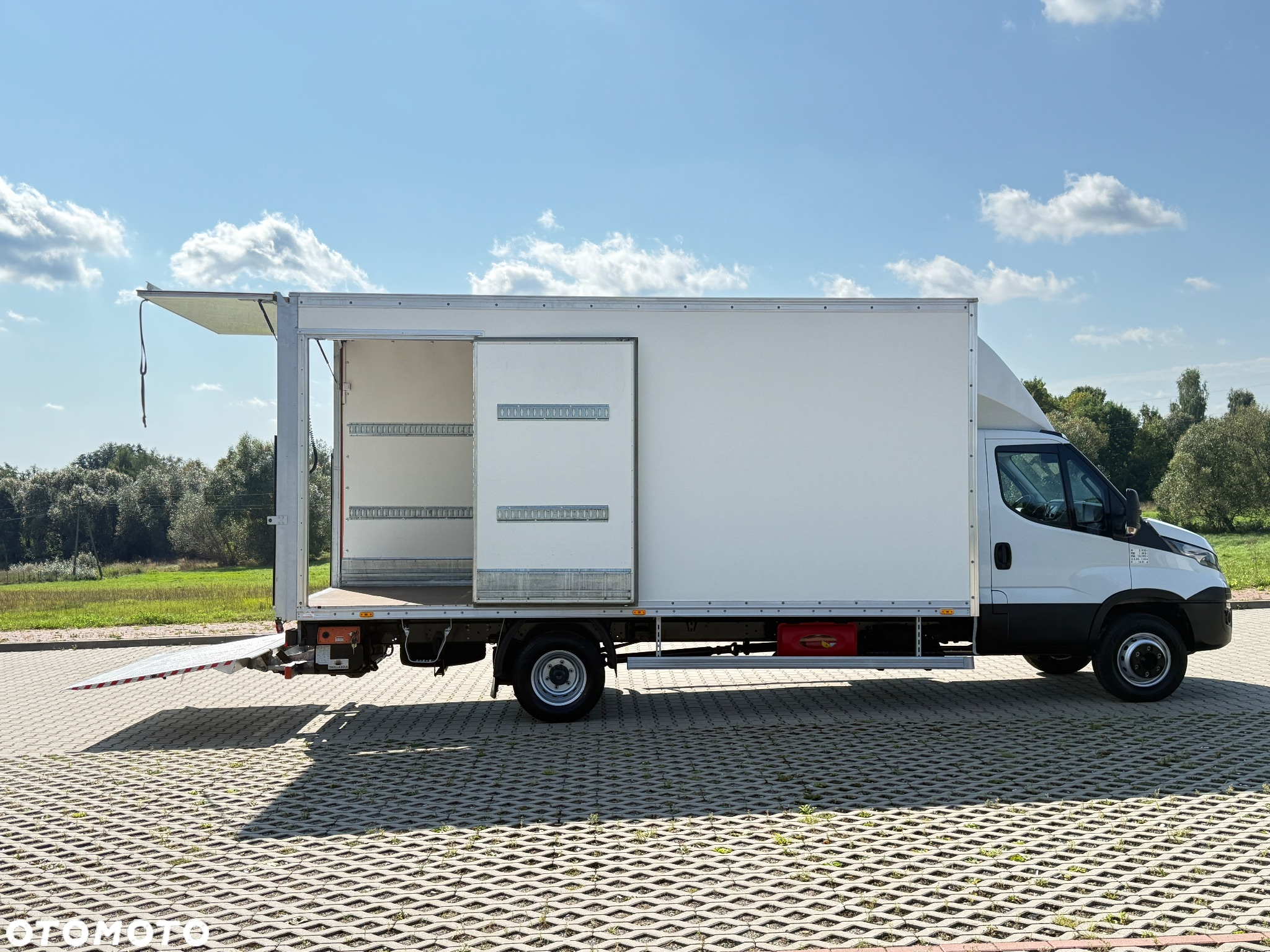 Iveco DAILY 70-180 180KM * 10 E.Palet Kontener +Winda 1000KG IDEALNY STAN!!! - 23